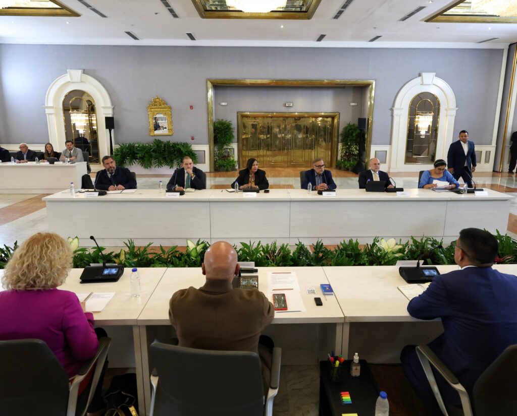 Gobierno y AN 2015 culminan hoy tercera ronda de diálogo