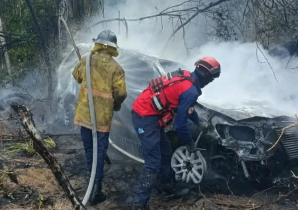 Muere un militar y resulta herido un nieto del expresidente Chávez tras volcarse e incendiarse la camioneta donde viajaban