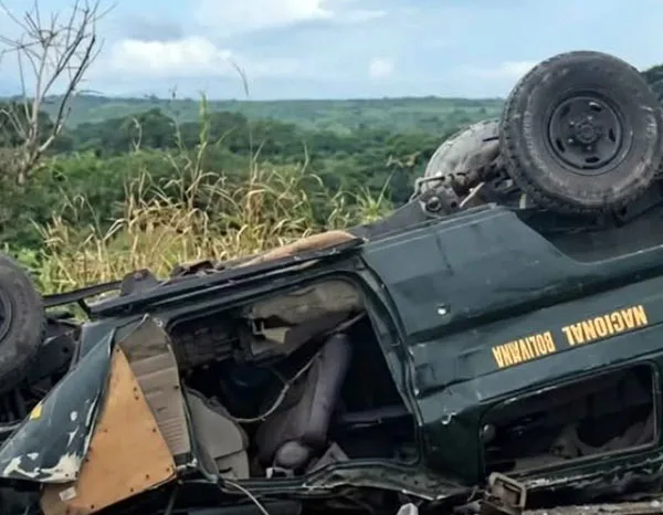 Funcionario fallece tras el vuelco de un transporte militar en Monagas