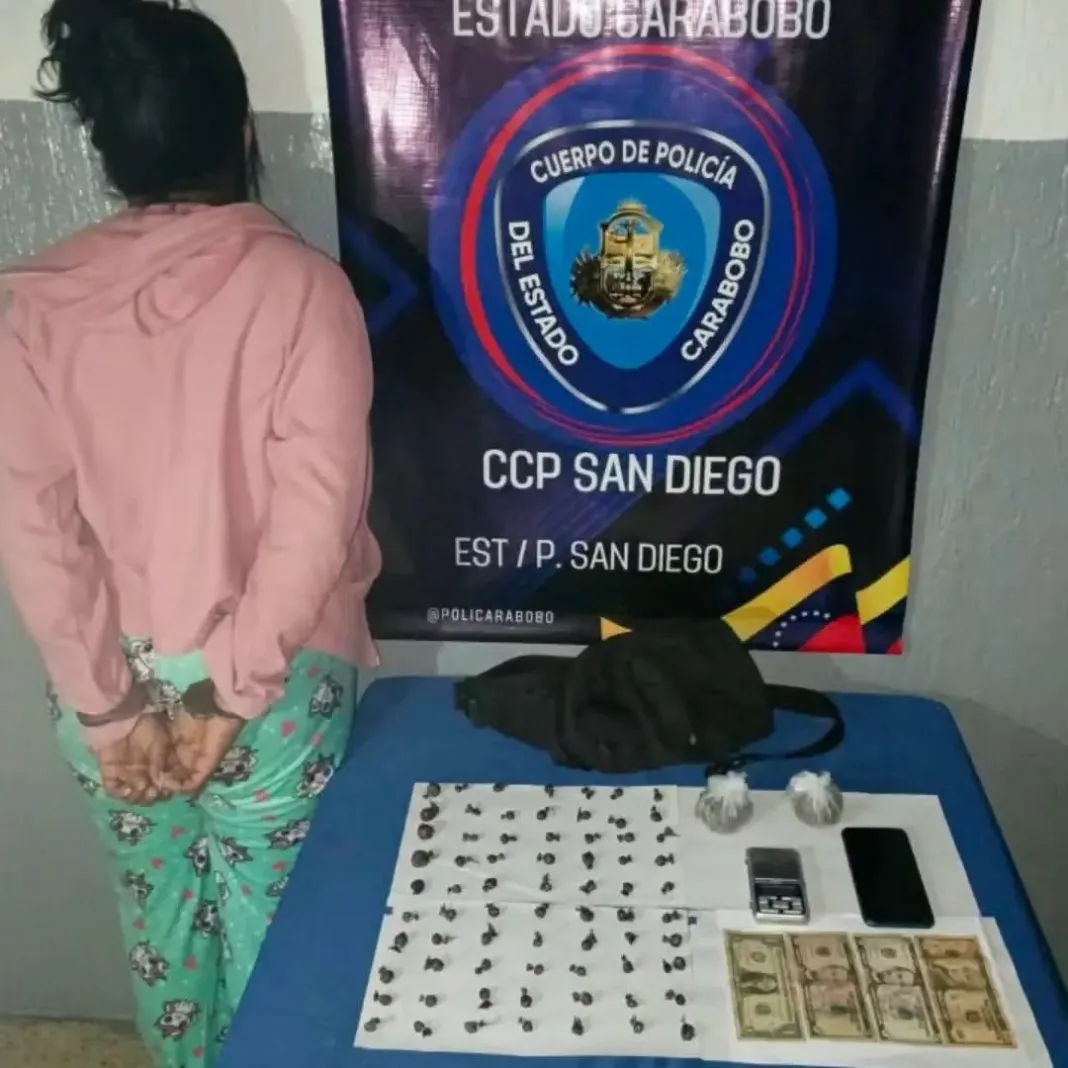 Cae fémina con 72 envoltorios de droga en San Diego