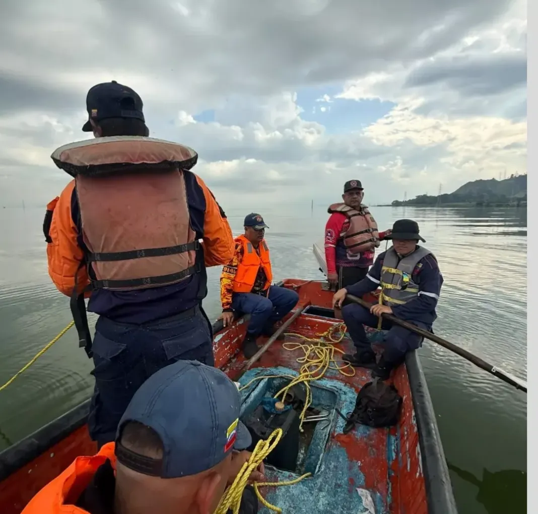 Embarcación improvisada se hunde en el lago de Valencia y deja tres muertos