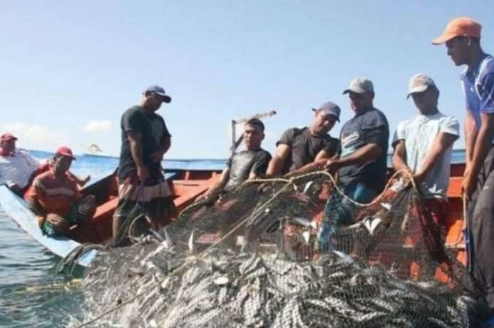 Acuerdan plan de financiamiento a pescadores e impulso a la marca Conppa