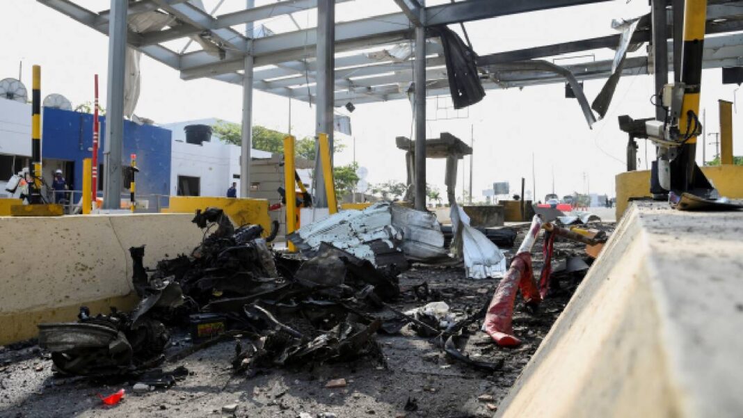 Cuatro mujeres heridas por explosión de carro bomba en Colombia
