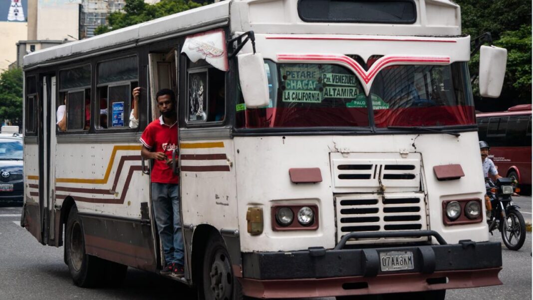 Transportistas piden al gobierno aumentar el pasaje urbano en $ 70 centavos