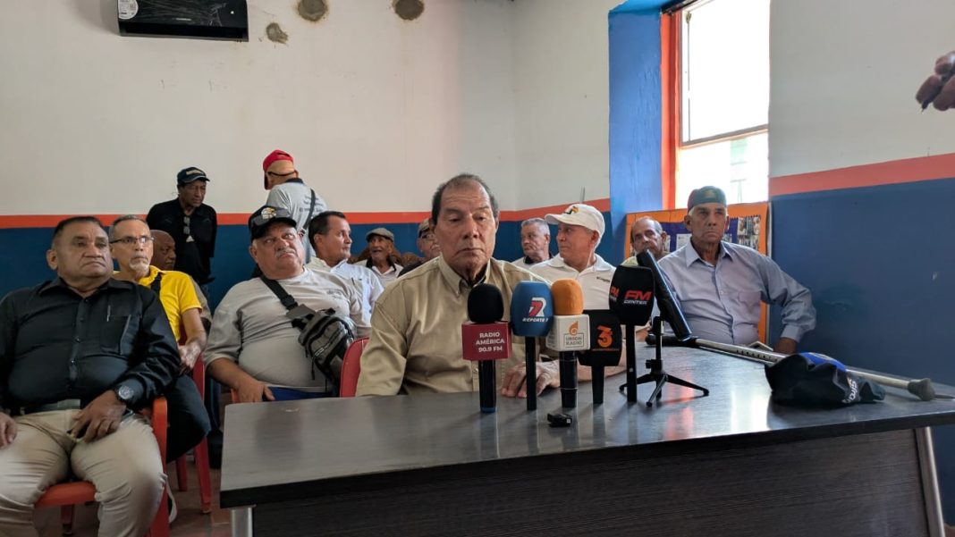 Jubilados y pensionados de la Policía de Carabobo exigen beneficios y discusión de la Ley Guardianes de la Patria