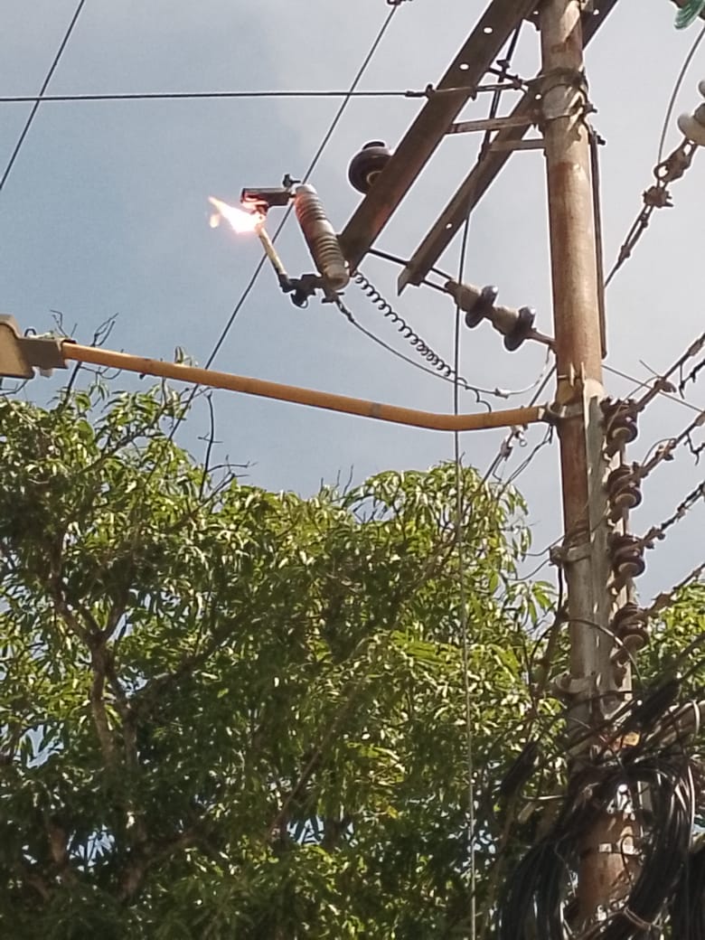 Habitantes de Valles de Colina en San Diego denuncian graves afectaciones tras falla eléctrica en el sector Campo Solo