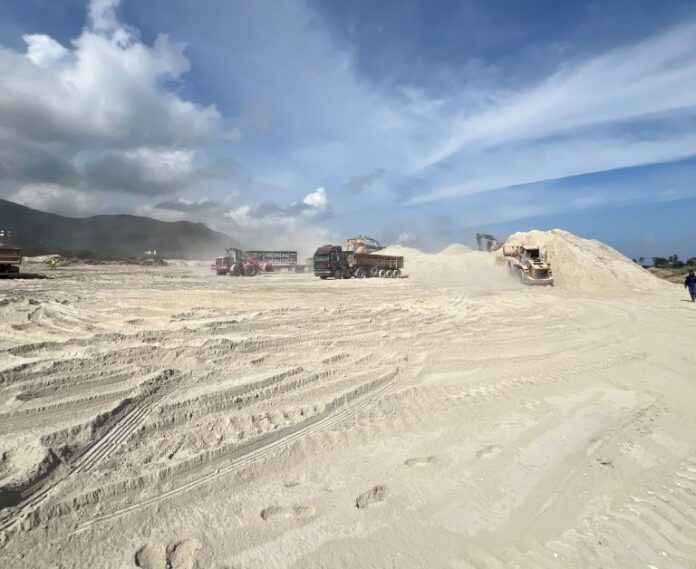 Venezuela exporta más de 33 mil toneladas de arcilla blanca a la potencia cerámica de España