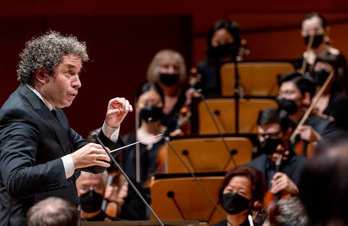 Dudamel inicia en París su puesta de largo internacional con la Filarmónica de Nueva York