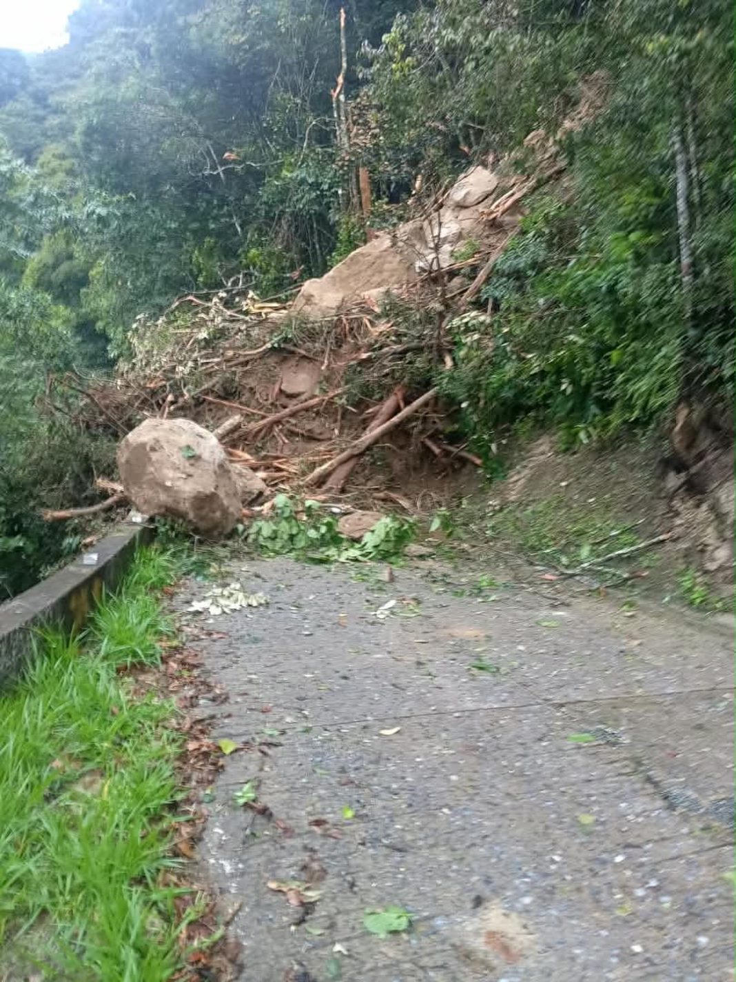 Balance tras cierre de la carretera Maracay-Choroní