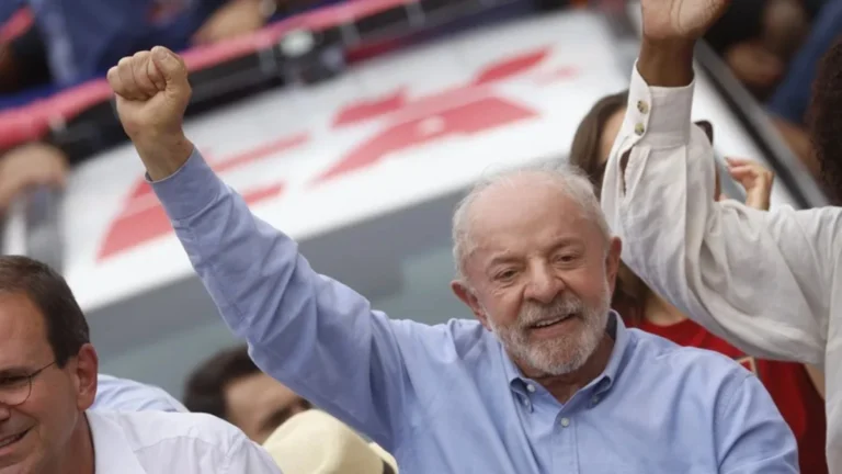Lula reunió aliados en Brasilia para ajustar su campaña electoral