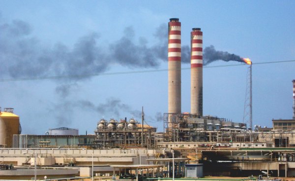 Pdvsa confirma rotura de gas como causa del incendio en la Refinería Cardón