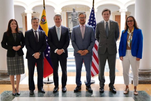 Subsecretario de Comercio de EE UU evalúa potenciar «oportunidades de mercado» en Venezuela