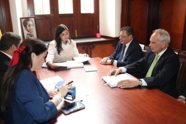 Entregan proyectos de leyes de Presupuesto Nacional, del BCV y de Endeudamiento para 2027